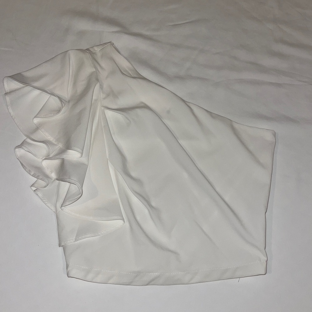 White one shoulder top